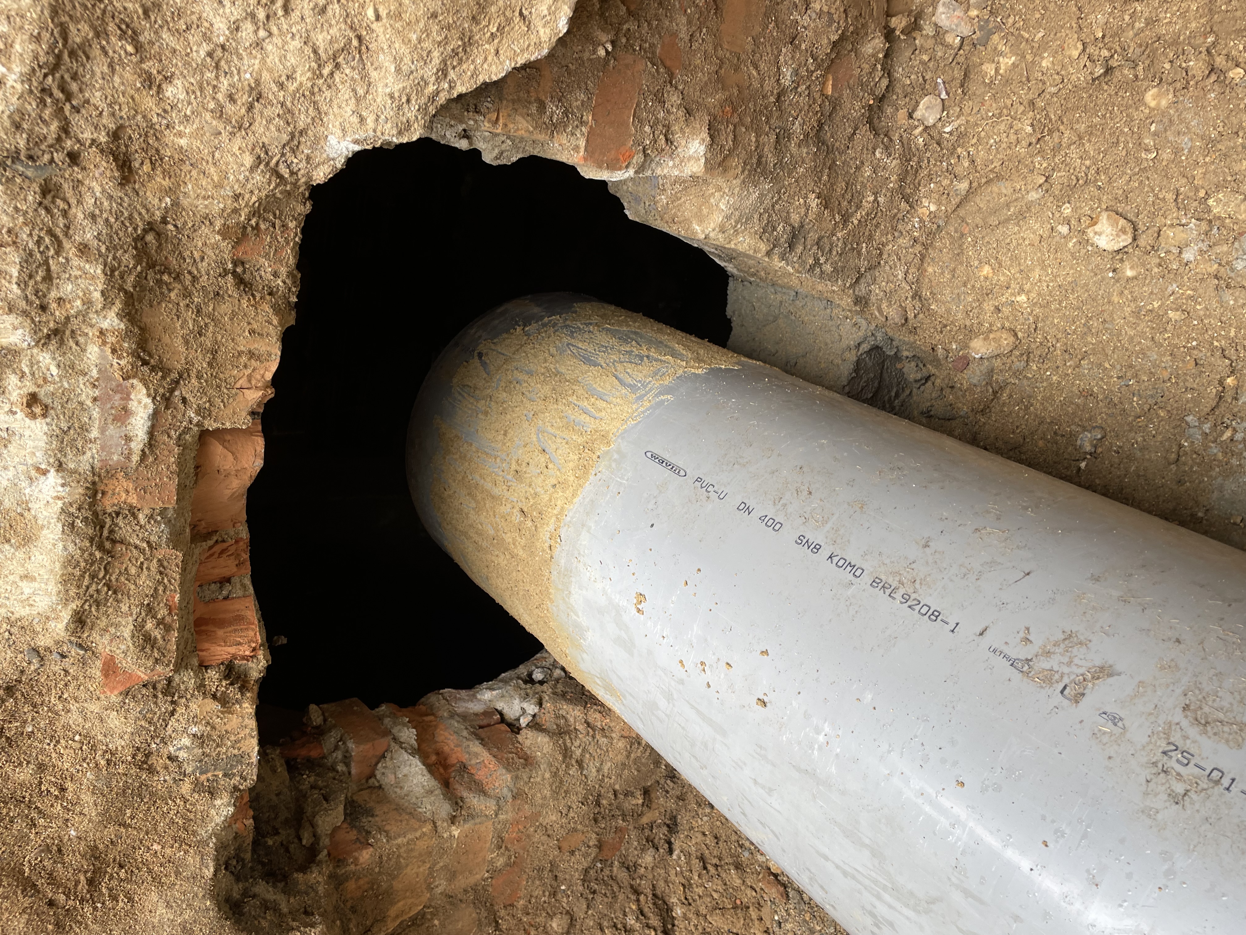 Rioolrenovatie overstortput - Grondwerk project foto