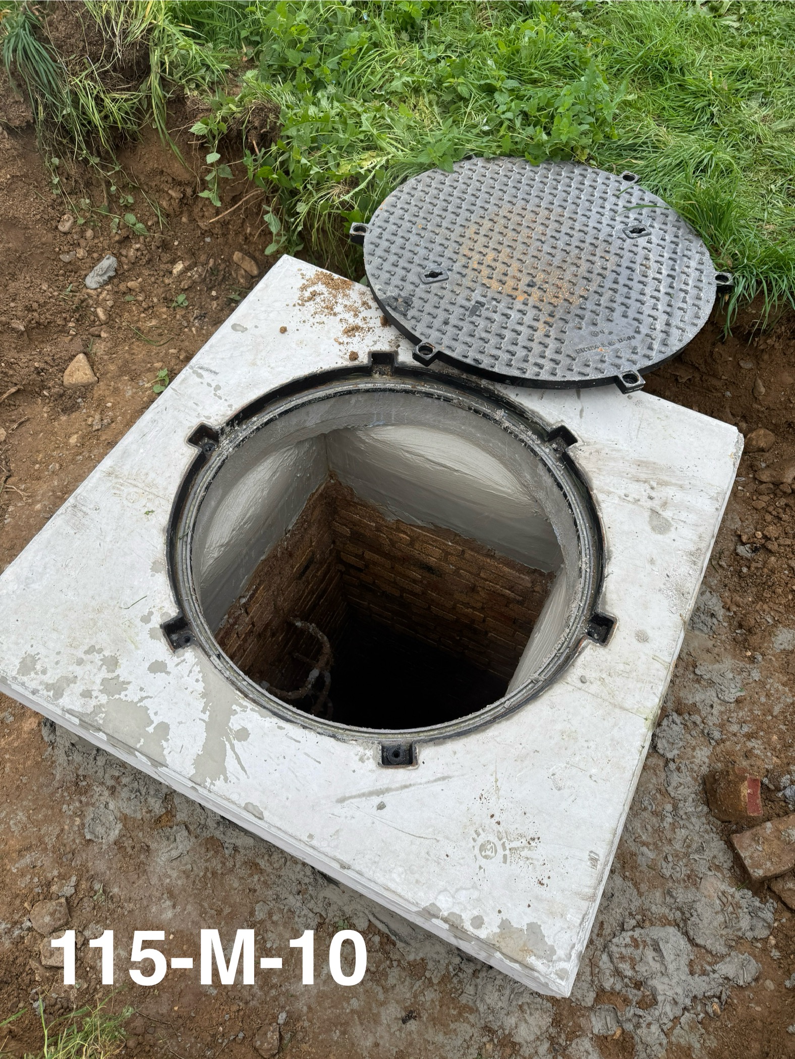 Vervangen putdeksels door gasdichte putdeksel - Riolering project foto