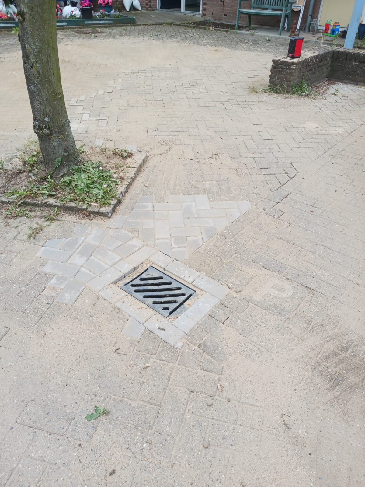 Vervangen kolk en aansluiting gemeente - Riolering project foto