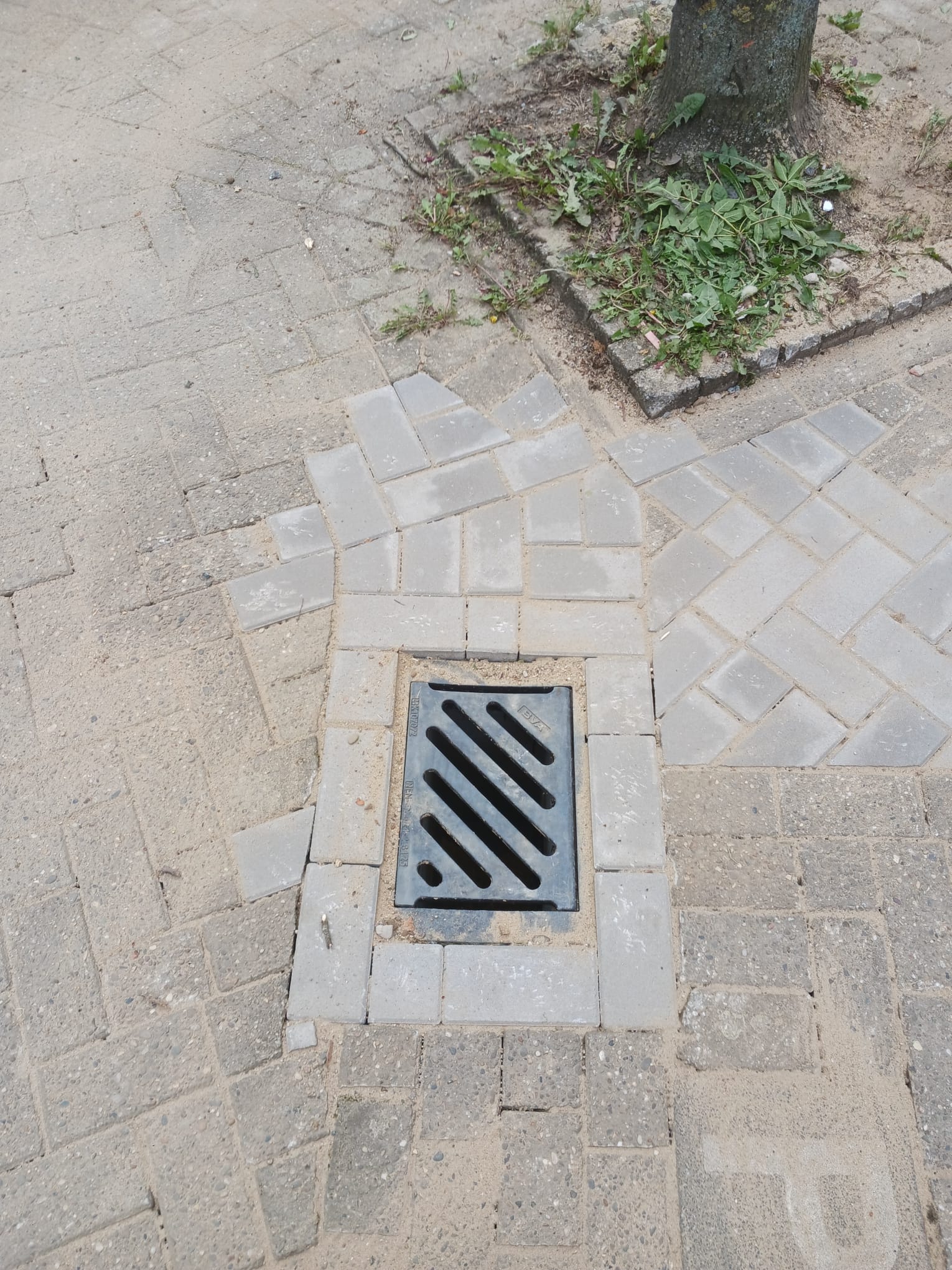 Vervangen kolk en aansluiting gemeente - Riolering project foto